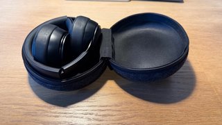 Beats Solo Pro Auriculares Negros + Funda