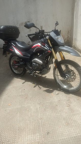 Keeway TX 125 Enduro Negra y Roja