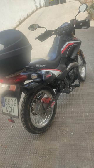 Keeway TX 125 Enduro Negra y Roja