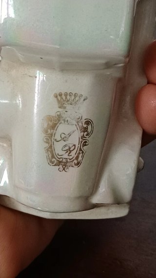 Coche Vintage A. Rotondo Capodimonte y toques oro