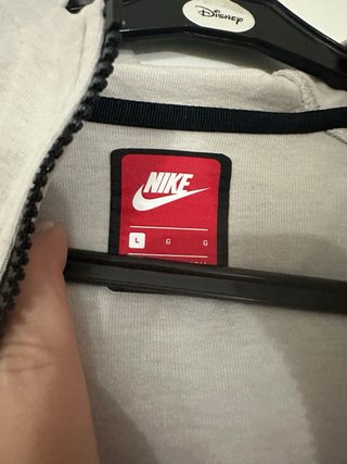 Chaqueta Nike Gris con Cremallera