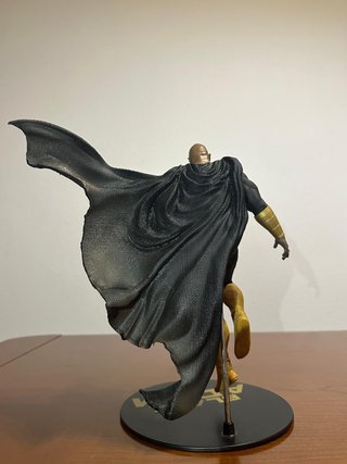 Figura Black Adam  The Rock - McFarlane DC 28 Cm