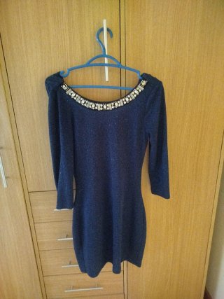 vestido fiesta azul marino con pedrería