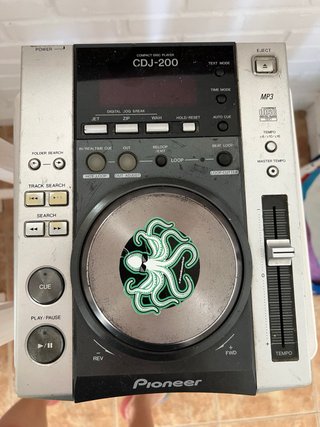2 x Pioneer CDJ-200