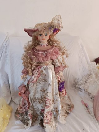Muñeca antigua de porcelana