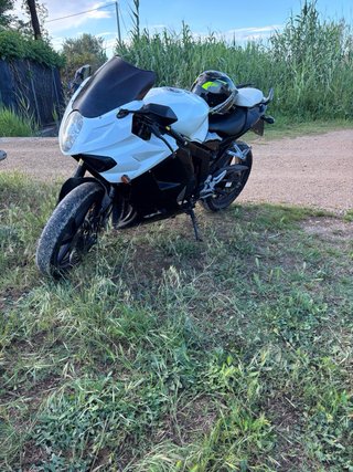 Hyosung GTR 125 Negra/Blanca