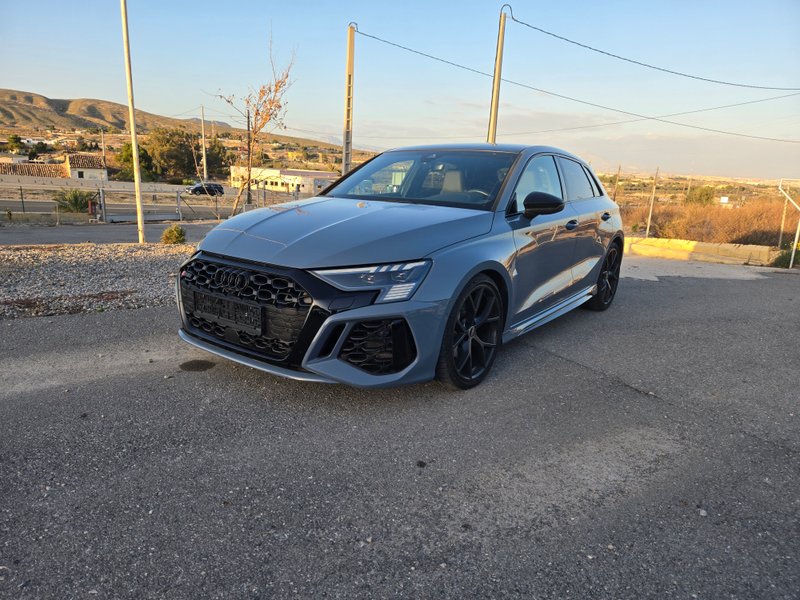 Audi RS3 - foto 1