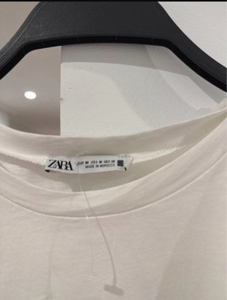 Camiseta Zara blanca mangas transparentes