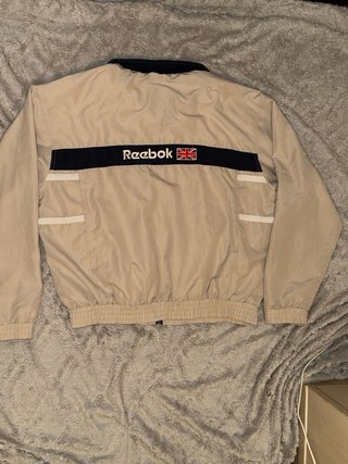 Campera Reebok Talle XL Beige
