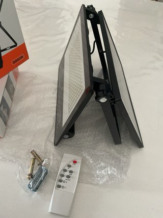 2 Faro Solare ROYALPLUS 3000W IP67 con telecomando