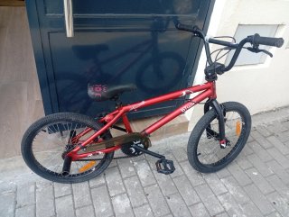 Bicicleta BMX Roja Btwin