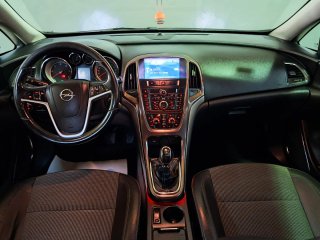 Opel Astra 2011