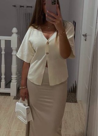 Camisa beige con botones