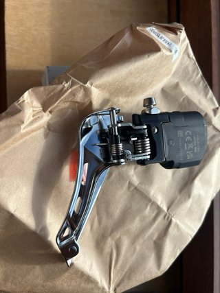 Desviador Shimano 105 Di2 FD-R7150