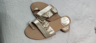 Sandalias Stradivarius doradas mujer