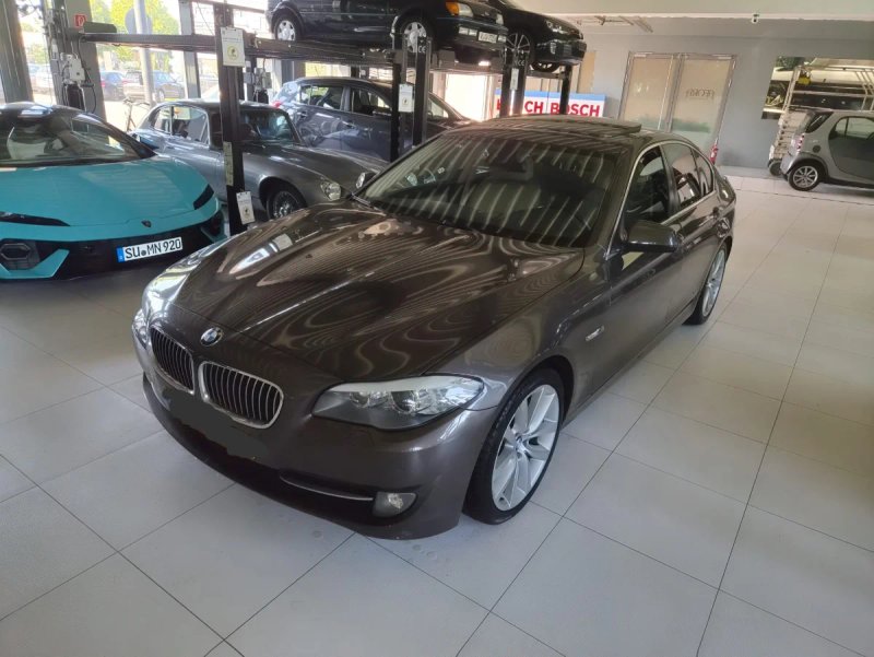 BMW Serie 5 2010 - foto 1