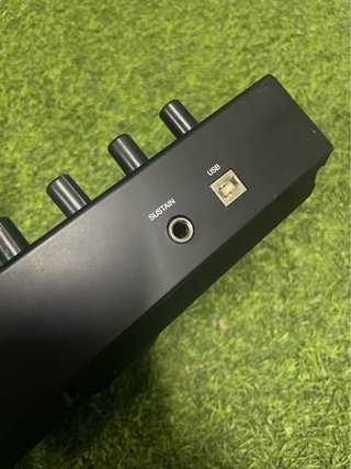 Controlador MIDI Alesis V61