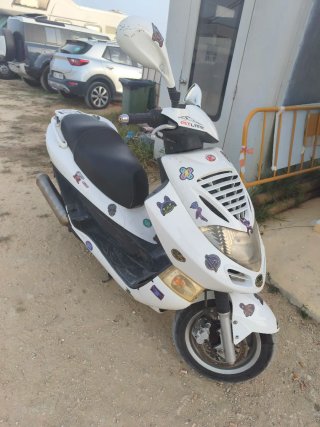 Kimco Bet Win 125cc Scooter