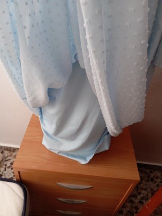 Vestido azul con volantes