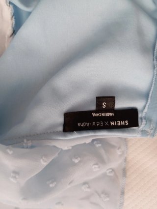 Vestido azul con volantes