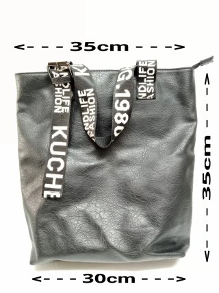 Bolso negro con logo