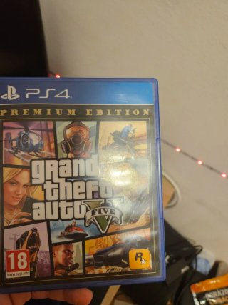 Consola PS4 Slim + 7 Juegos + Accesorios