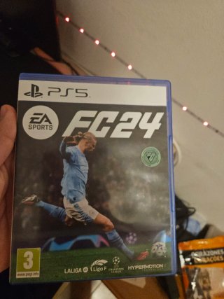 Consola PS4 Slim + 7 Juegos + Accesorios