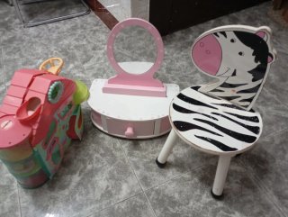 Casa de muñecas y accesorios