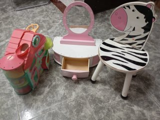 Casa de muñecas y accesorios