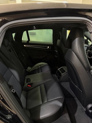 Porsche Panamera 2023