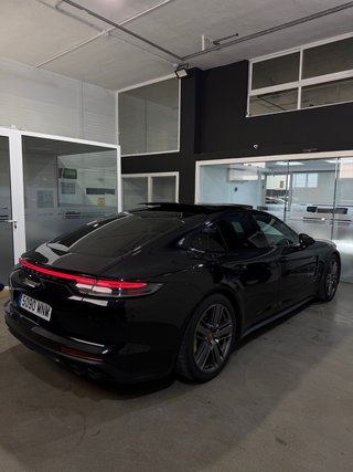 Porsche Panamera 2023