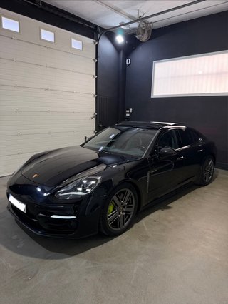 Porsche Panamera 2023