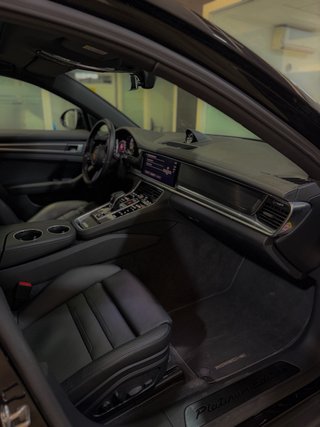 Porsche Panamera 2023