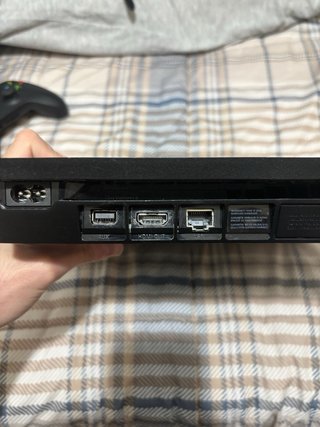 PS4 Slim 1TB (sin mando) // Juegos por separado