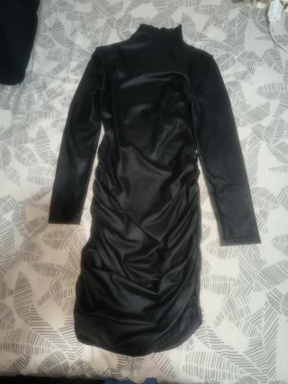 Vestido polipiel negro ajustado