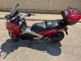 Gilera GP800 Maxi Scooter Roja y Plata