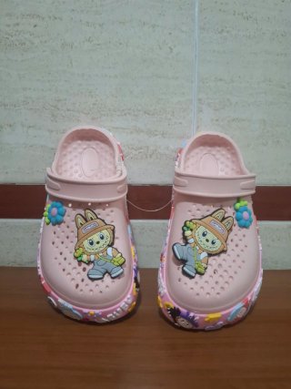 Chanclas para niña Labubu Tallas 24-28