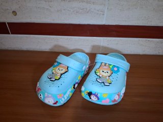 Chanclas para niña Labubu Tallas 24-28