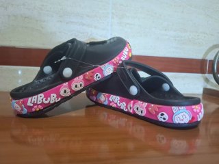Chanclas para niña Labubu Tallas 24-28
