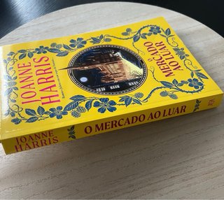 “O Mercado ao Luar”, Joanne Harris