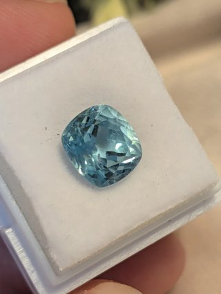 Aguamarina Natural Cushion Cut