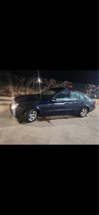 Mercedes-Benz E220 2003