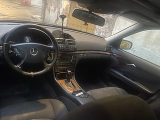Mercedes-Benz E220 2003