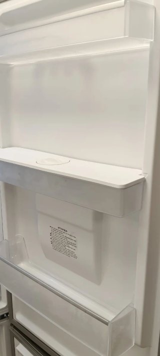 Nevera  cecotec con dispensador de agua