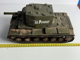 Carro de combate KV 2 escala 1/16