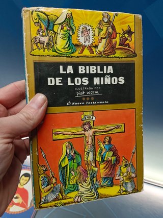 4 libros,  Jesucristo contado a los niños +la biblia de los niños + mi libro de misa y mas