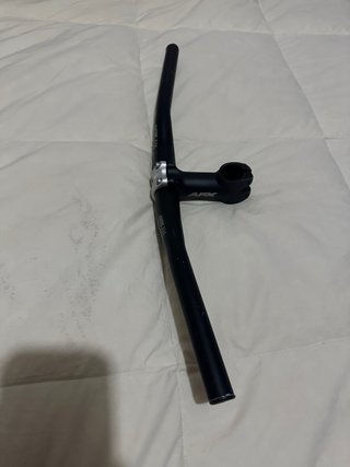 Manillar y potencia bicicleta negro