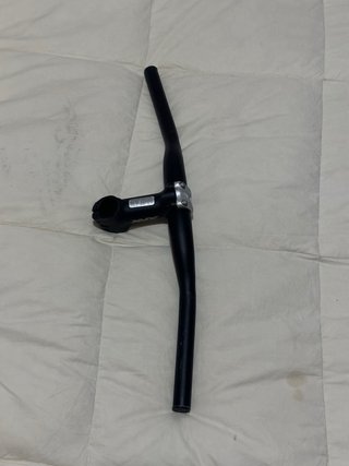 Manillar y potencia bicicleta negro
