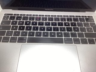 portatil apple apple macbook pro core i5 2.3 13 (2017) (a1708)
