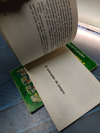 2 libros EXPLORANDO Y HALLANDO RUTAS + MONTES UNIVERSALES. JUEGOS DE INTERIOR Y BOSQUE